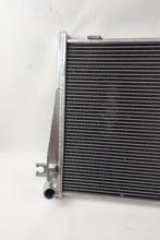 Load image into Gallery viewer, GPI Aluminum Radiator FOR 1982-1993 BMW 3 E30 320i 323i 325i 325ix 325e M20 AT 83 84 85 86 87 88 89 1990 1991 1992