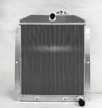 Load image into Gallery viewer, Aluminum Radiator For 1947-1954 Chevy Truck 3100 3600 3800 3900 1948 1949 1950 1951 1952 1953