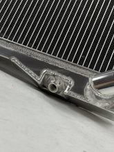 Load image into Gallery viewer, GPI Aluminum Radiator for 1965-1971 Jeep CJ5 CJ6 DJ5 DJ6 Buick 225 3.7L V6 Engine MT 1966 1967 1968 1969 1970