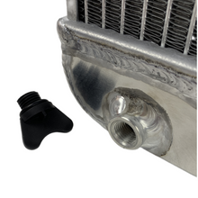 Load image into Gallery viewer, GPI Aluminum Radiator For 1970 1971 JEEP CJ5 CJ6 / 1966-1971 JEEPSTER V6 Engine MT