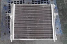 Load image into Gallery viewer, GPI Aluminum Radiator for 1999-2005 JEEP GRAND CHEROKEE WJ/WG 4.7L V8 1999 2000 2001 2002 2003 2004 2005