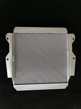 Load image into Gallery viewer, GPI Aluminum Radiator For 1990-1993 Toyota Land Cruiser LJ70/71/73/77/78 2LTE 2.4TD AT 1990 1991 1992 1993
