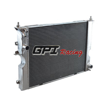 Load image into Gallery viewer, GPI 40MM CORE Aluminum radiator FOR 1999-2004 Land Rover Discovery II 2.5 Td5 4x4 2000 2001 2002 2003
