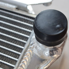 Load image into Gallery viewer, Aluminum Radiator For Lexus LX570 / Toyota Land Cruiser 5.7L V8 2008-2020 2009 2010 11 12