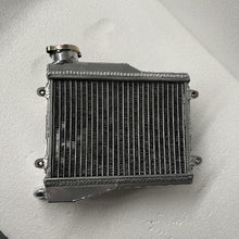 Load image into Gallery viewer, Aluminum Radiator For 1973-1975 Kawasaki Brute Force 650 Prairie 700 KXF700 KVF650 KXF 700 KVF 650 1973 1974 1975