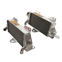 Load image into Gallery viewer, GPI Left + Right aluminum radiator for 1988-2004 Kawasaki KX500 KX 500 1988 1989 1990 1991 1992 1993 1994 1995 1996 1997 1998 1999 2000 2001 2002 2003
