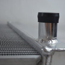 Load image into Gallery viewer, GPI 29" x 19" Universal Crossflow Aluminum Radiator for Chevy Configuration