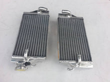 Load image into Gallery viewer, ALUMINUM RADIATOR & Silicone Hose FOR 2002-2004 HONDA CR 125 R/CR125R 2-STROKE 2002 2003