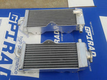 Load image into Gallery viewer, GPI aluminum radiator FOR 1996-2001 Yamaha YZ 125/YZ125 1996 1997 1998 1999 2000 2001