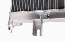 Load image into Gallery viewer, GPI Aluminum Radiator for 1999-2005 JEEP GRAND CHEROKEE WJ/WG 4.7L V8 1999 2000 2001 2002 2003 2004 2005
