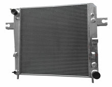 Load image into Gallery viewer, GPI Aluminum Alloy Radiator Fit Jeep Liberty KJ 3.7L V6 A/T 2002-2006 2002 2003 2004 2005 2006