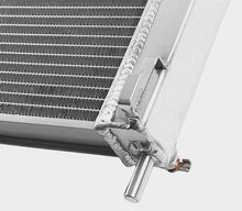 Load image into Gallery viewer, Aluminum Radiator+Shroud+FAN for 1999-2005 JEEP GRAND CHEROKEE WJ/WG 4.7L V8 1999 2000 2001 2002 2003 2004 2005