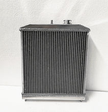 Load image into Gallery viewer, GPI 3 Rows Aluminum Radiator For 1992-2000 Honda CIVIC EJ/EK/DEL SOL EG/INTEGRA DB DC / 1992 1993 1994 1995 1996 1997 1998 1999 2000