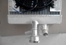 Load image into Gallery viewer, GPI 62MM aluminum alloy radiator + Shroud + Fan FOR Triumph GT6 1966-1973 1966 1967 1968 1969 1970 1971 1972 1973