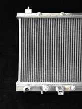 Load image into Gallery viewer, Aluminum Radiator & fans For 1997-2001 Honda CR-V 2.0L L4 AT MT 98 99 00 2001 AT/ MT 1997 1998 1999 2000 2001