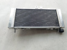 Load image into Gallery viewer, GPI Aluminum radiator & fan FOR 2002-2007 Honda CB900F 919 Hornet 900 2003 2004 2005 2006