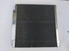 Load image into Gallery viewer, GPI Aluminum Radiator FOR 1999-2005 Ford F250 F350 F450 Super Duty Excursion V8 V10 1999 2000 2001 2002 2003 2004 2005
