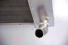 Load image into Gallery viewer, GPI 3 Row Aluminum Radiator & fan For 1977-1982 Chevy Corvette C3 305/350 V8 5.0 5.7 AT/MT 1977 1978 1979 1980 1981 1982