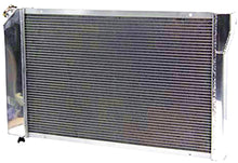 Load image into Gallery viewer, GPI 3 Row Aluminum Radiator & fan For 1977-1982 Chevy Corvette C3 305/350 V8 5.0 5.7 AT/MT 1977 1978 1979 1980 1981 1982