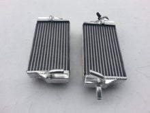 Load image into Gallery viewer, ALUMINUM RADIATOR & Silicone Hose FOR 2002-2004 HONDA CR 125 R/CR125R 2-STROKE 2002 2003