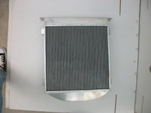 Load image into Gallery viewer, 3 ROW Aluminum Radiator & FAN For 1932 FORD CHOPPED FORD ENGINE AT 1932