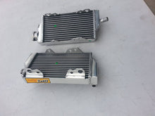 Load image into Gallery viewer, ALUMINUM RADIATOR & Silicone Hose FOR 2002-2004 HONDA CR 125 R/CR125R 2-STROKE 2002 2003