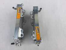 Load image into Gallery viewer, ALUMINUM RADIATOR & Silicone Hose FOR 2002-2004 HONDA CR 125 R/CR125R 2-STROKE 2002 2003