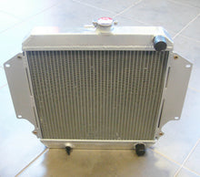 Load image into Gallery viewer, GPI Aluminum Radiator & Shroud Fan For 1980-1998 Suzuki Sierra/Jimny/Samurai/JA51 SJ 413/SJ413 G13 1.3L 1980 1981 1982 1983 1984 1985 1986 1987 1988 1989 1990 1991 1992 1993 1994 1995 1996 1997 1998