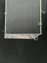 Load image into Gallery viewer, Aluminum Radiator& Fan for 1998-1999 YAMAHA YZF R1 1998 1999