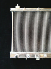 Load image into Gallery viewer, Aluminum Radiator For 1997-2001 Honda CR-V 2.0L L4 AT/ MT 1997 1998 1999 2000 2001