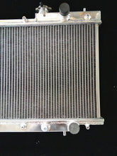 Load image into Gallery viewer, Aluminum Radiator For 1997-2001 Honda CR-V 2.0L L4 AT/ MT 1997 1998 1999 2000 2001