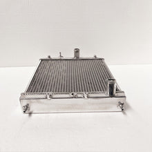 Load image into Gallery viewer, GPI 3 Rows Aluminum Radiator For 1992-2000 Honda CIVIC EJ/EK/DEL SOL EG/INTEGRA DB DC / 1992 1993 1994 1995 1996 1997 1998 1999 2000