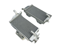 Load image into Gallery viewer, GPI Aluminum radiator and hose for 2005-2007 Honda CR250 CR250R 2005 2006 2007 05 06 07
