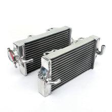 Load image into Gallery viewer, ALUMINUM RADIATOR & Silicone Hose FOR 2002-2004 HONDA CR 125 R/CR125R 2-STROKE 2002 2003