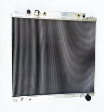 Load image into Gallery viewer, GPI Aluminum Radiator FOR 1999-2005 Ford F250 F350 F450 Super Duty Excursion V8 V10 1999 2000 2001 2002 2003 2004 2005