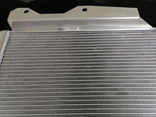 Load image into Gallery viewer, GPI Aluminum Radiator For  1990-1993 Toyota Land Cruiser LJ70/71/73/77/78 2LTE 2.4TD AT 1990 1991 1992 1993
