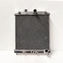 Load image into Gallery viewer, GPI 3 Rows Aluminum Radiator For 1992-2000 Honda CIVIC EJ/EK/DEL SOL EG/INTEGRA DB DC /  1992 1993 1994 1995 1996 1997 1998 1999 2000
