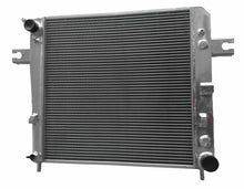 Load image into Gallery viewer, GPI Aluminum Alloy Radiator Fit Jeep Liberty KJ 3.7L V6 A/T 2002-2006 2002 2003 2004 2005 2006
