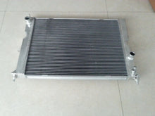 Load image into Gallery viewer, GPI 40MM CORE Aluminum radiator FOR 1999-2004  Land Rover Discovery II 2.5 Td5 4x4 2000 2001 2002 2003
