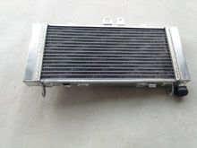 Load image into Gallery viewer, GPI Aluminum radiator &amp; fan FOR 2002-2007 Honda CB900F 919 Hornet 900  2003 2004 2005 2006
